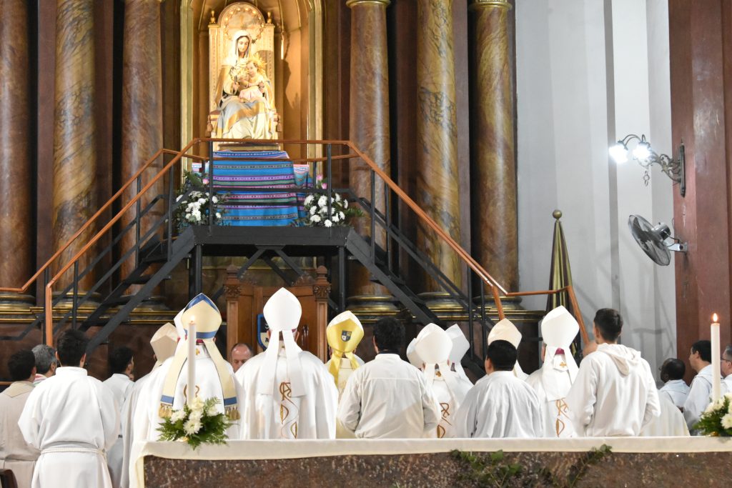 Celebración de los 25 años de ordenación episcopal de monseñor Jorge Lugones en Lomas de Zamora