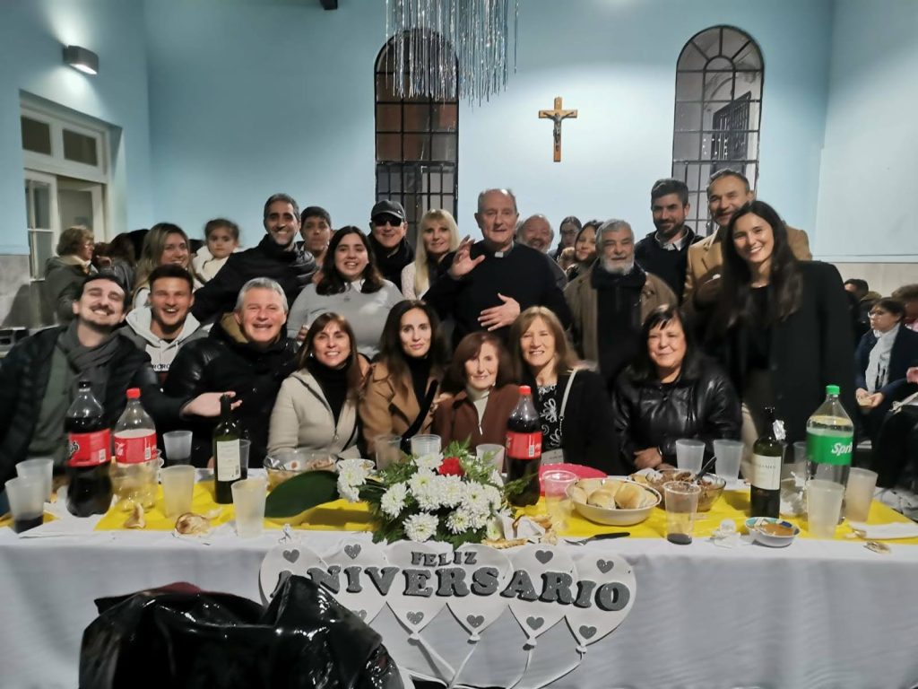 Celebración de los 25 años de ordenación episcopal de monseñor Jorge Lugones en Lomas de Zamora.